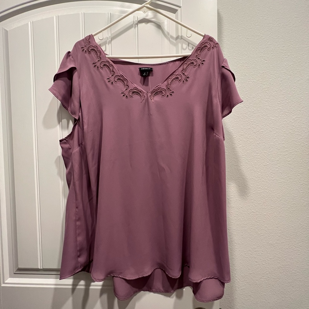 NEW WITH TAGS! Torrid Lilac/ Mauve Polyester Shirt, Size 2